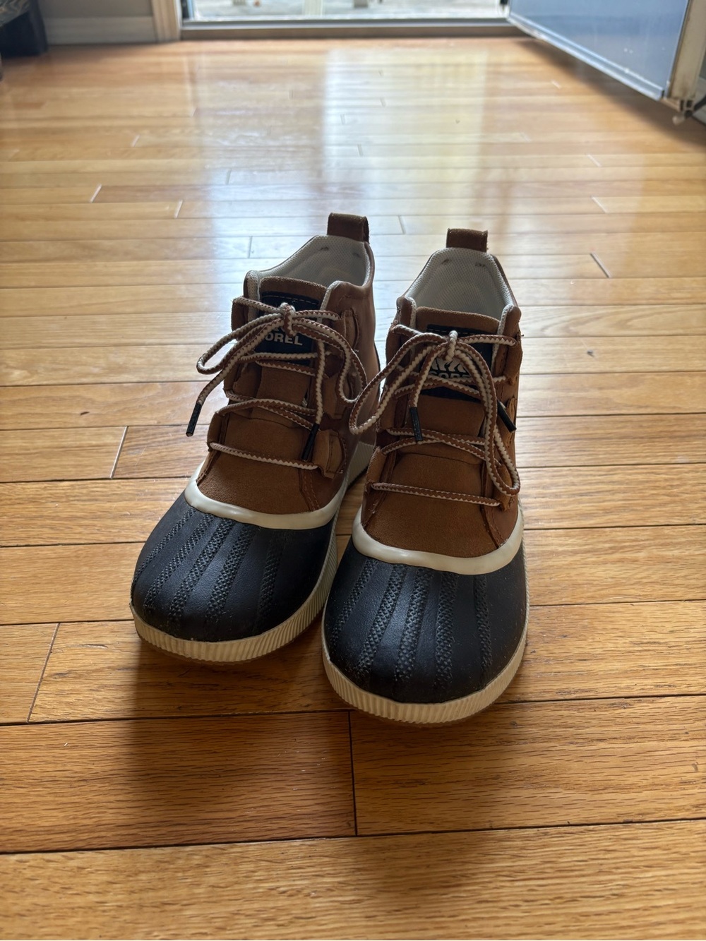 Sorel Waterproof Women’s Brown and Black Duck Boots - Picture 3 of 9